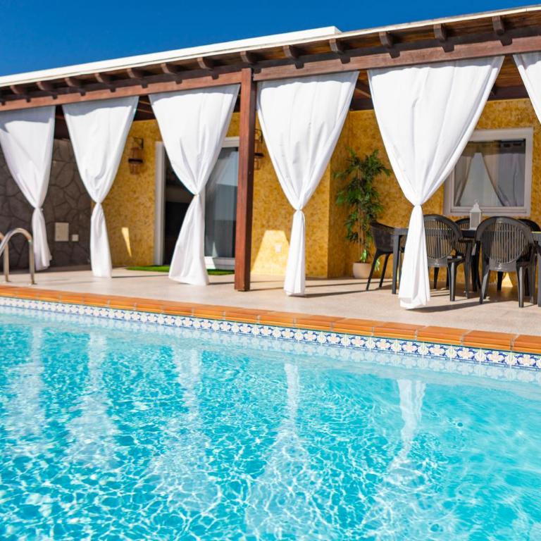 CASA DANEO - Casa de 3 dormitorios - 2