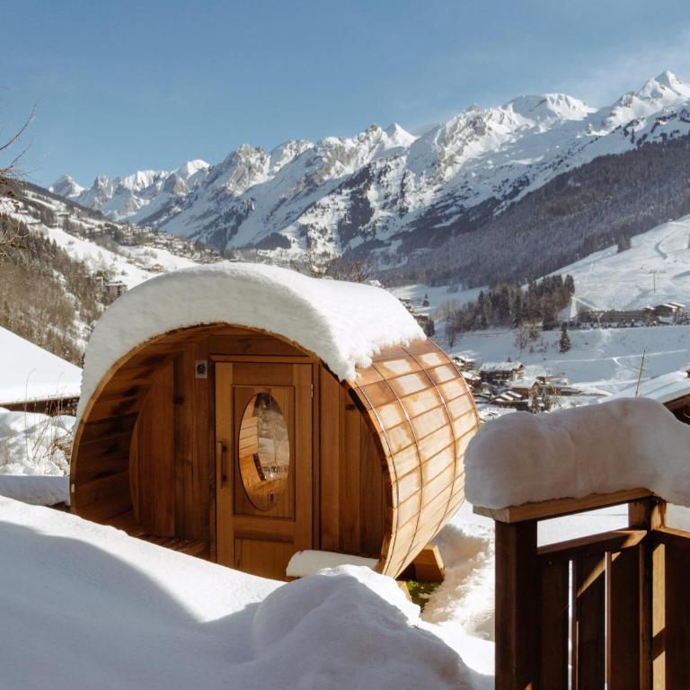 Chalet 5★, 10 pers, spa extérieur & sauna, à 230m des pistes - FR-1-304-282 - Chalet - 9