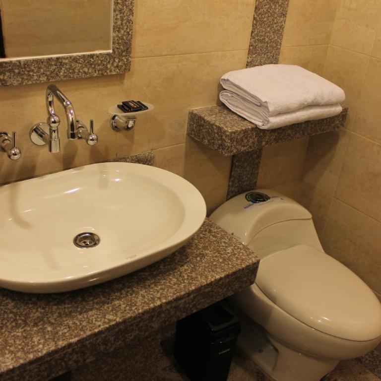 Hoteles Bogotá Inn Santa Bárbara Usaquén - Habitación Doble - 3