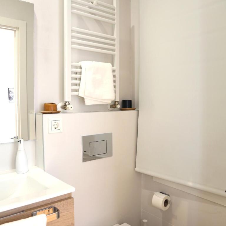 Piso Moderno a 2 minutos del Casco Viejo con Parking Gratis - Two-Bedroom Apartment - 41