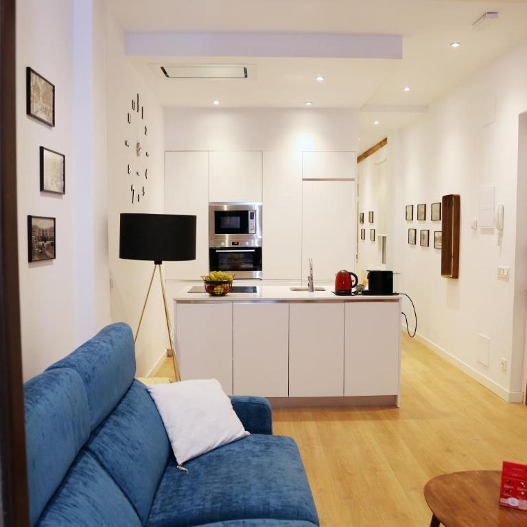 Piso Moderno a 2 minutos del Casco Viejo con Parking Gratis - Two-Bedroom Apartment - 1