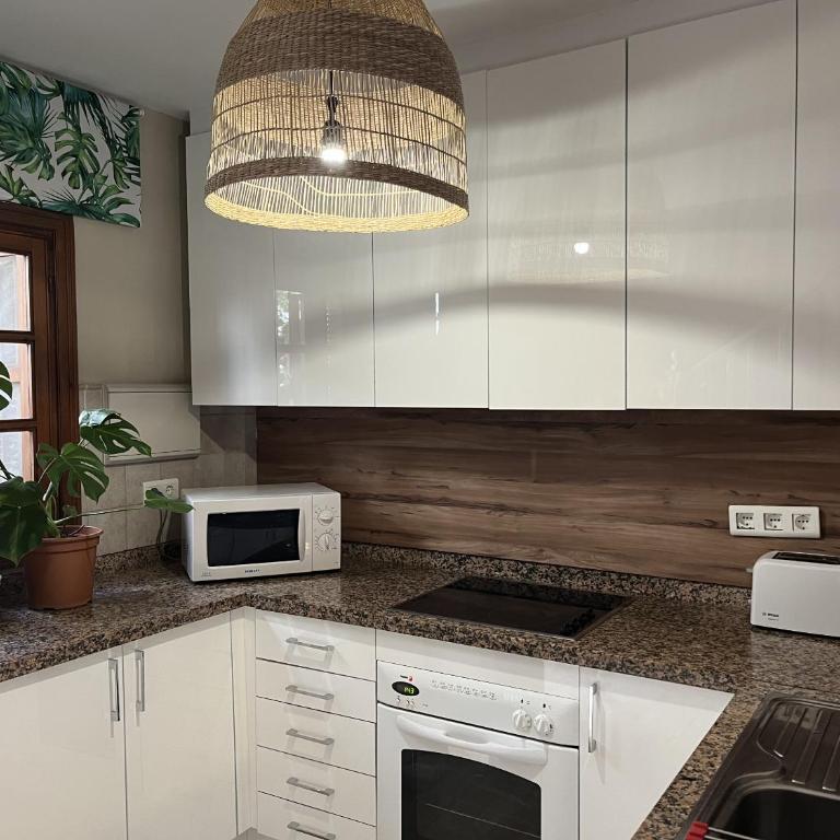 Estepona - Playa - Villa de 2 dormitorios en urbanización cerca del mar Ele9 - Apartamento - 7