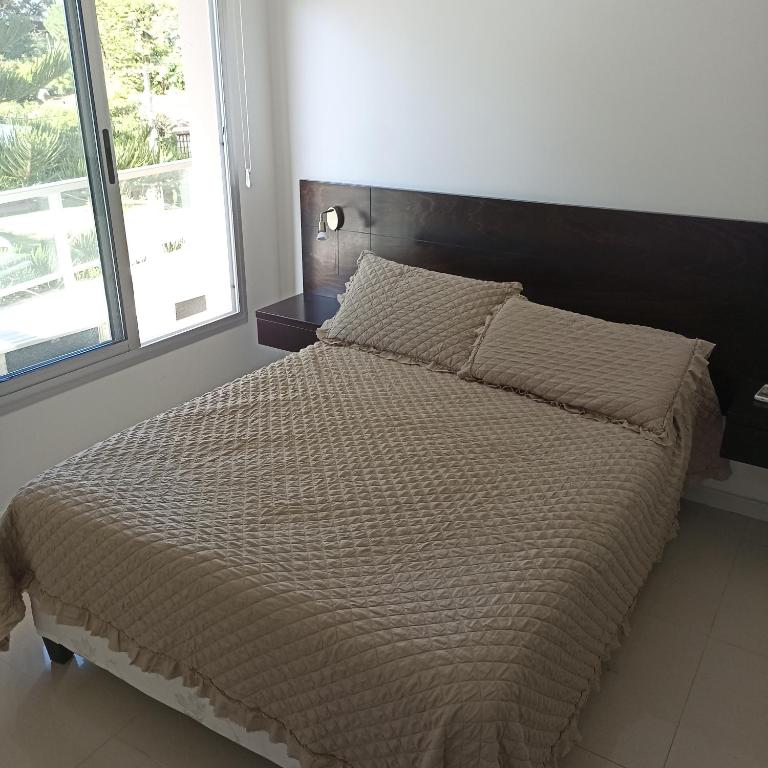 Cerca de la brava con buenos servicios - One-Bedroom Apartment - 10