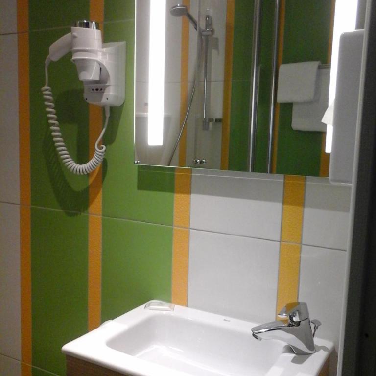 Hôtel Carmin - Chambre Lits Jumeaux - 4