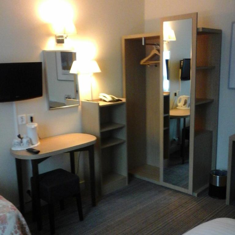 Hôtel Carmin - Chambre Triple - 10