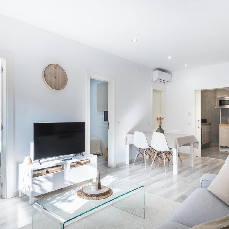 Apartment Next to Sagrada Familia, the Essence of Barcelona - Apartment - 1