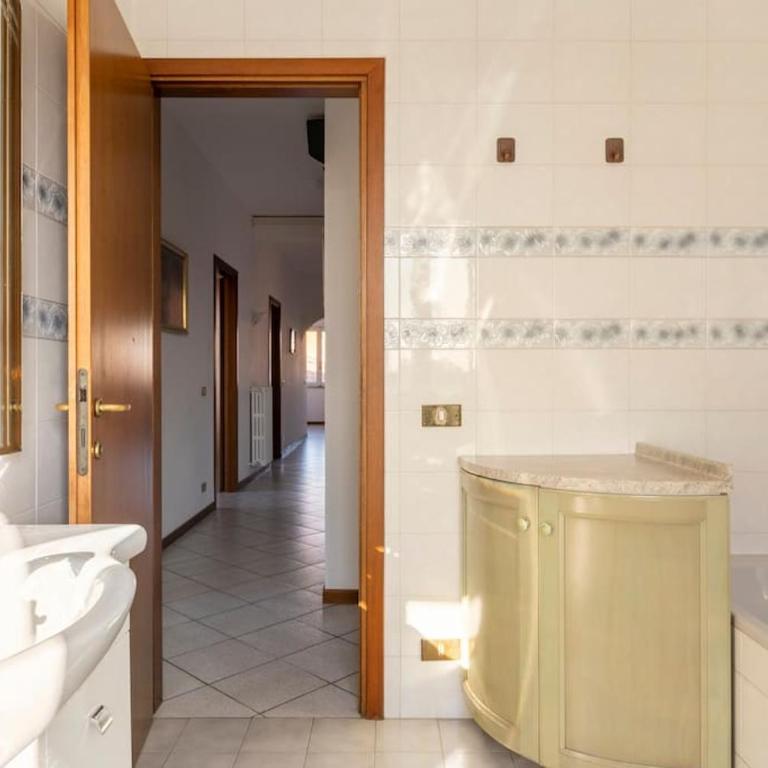 Chic Italian Escape - Casa Vacanze Lorusso - Three-Bedroom Apartment - 31