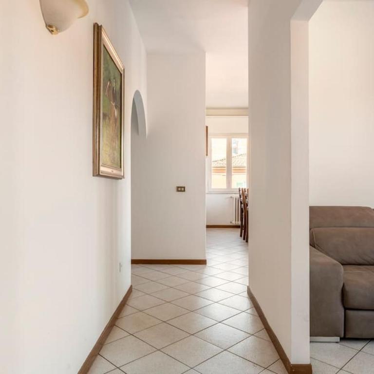 Chic Italian Escape - Casa Vacanze Lorusso - Three-Bedroom Apartment - 17