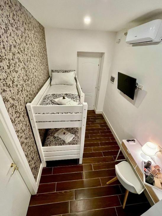 5 Vatican Rooms - Camera Economy Doppia con Letti Singoli con Letto a Castello - 2