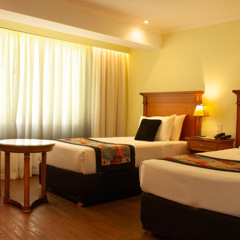 Huinid Bustillo Hotel & Spa - Habitación Familiar con vistas al lago - 2