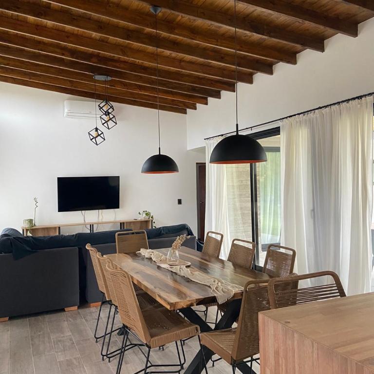 CASA ALQUILER PINAMAR - Three-Bedroom House - 4