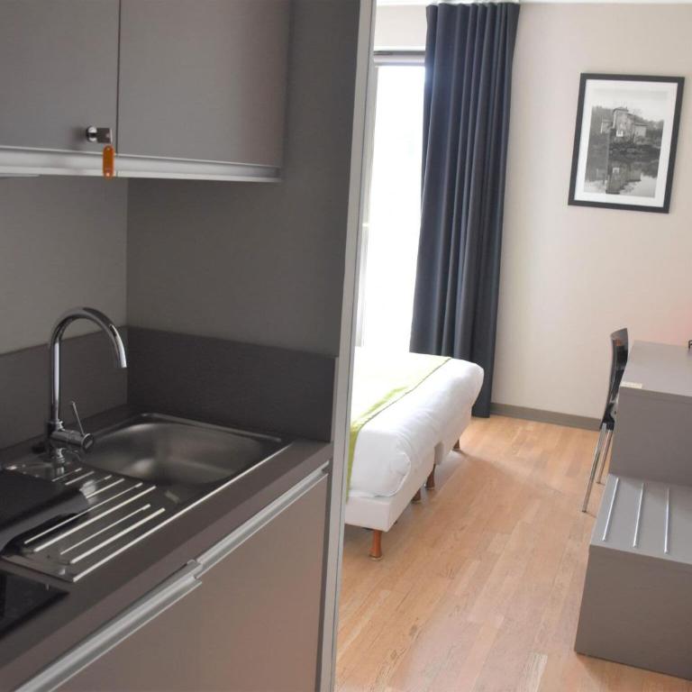 Lyon City Retreat near Sâone River - Appartement - 2