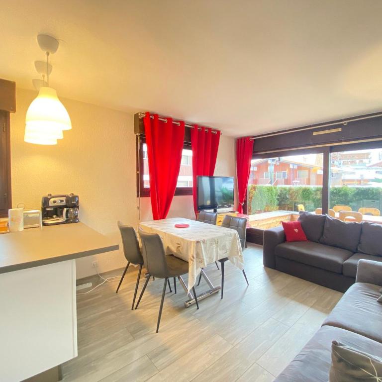 Studio 4 pers, coin montagne, terrasse, parking privatif, centre village, non fumeur - FR-1-437-100 - Studio - 1