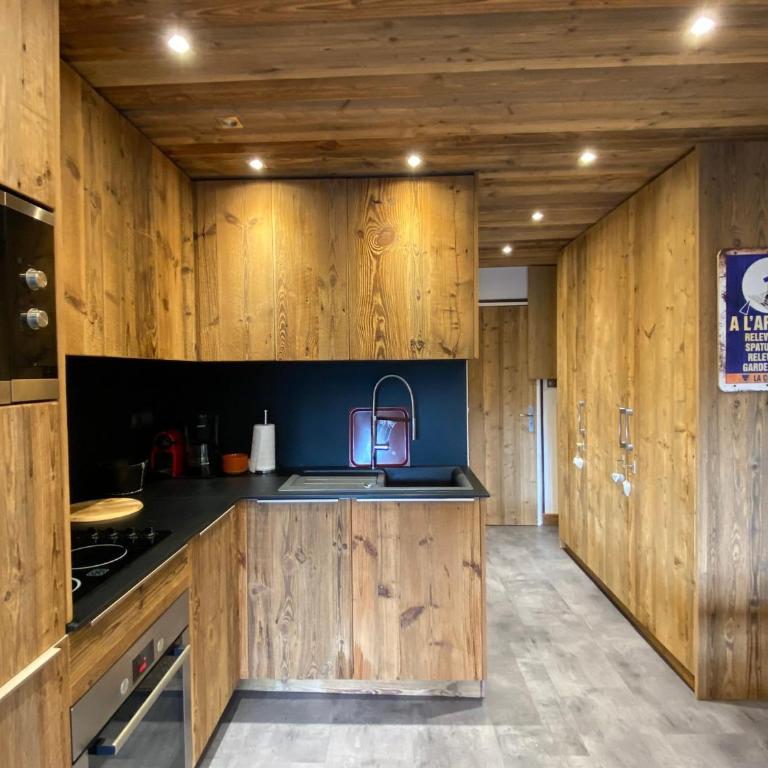 T2 + Coin Nuit 6 Pers, Sud, Wifi, La Clusaz - FR-1-437-99 - Appartement - 5