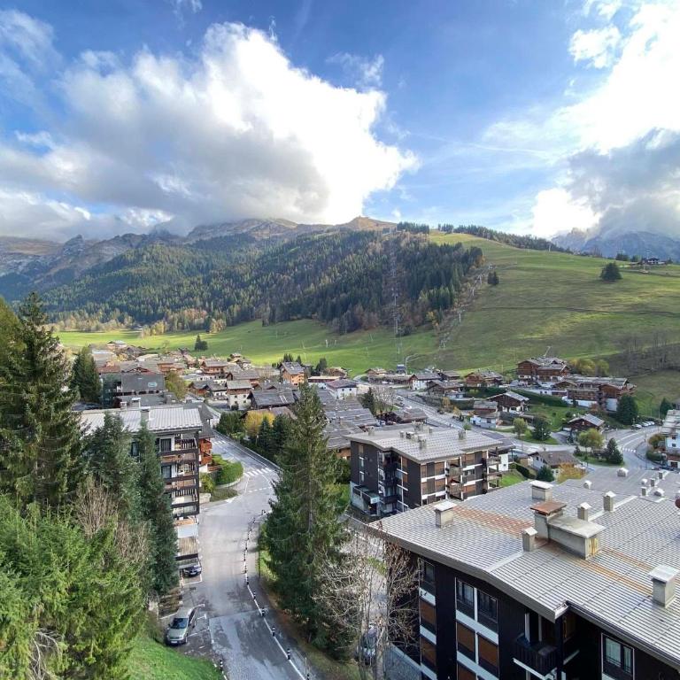 T2 + Coin Nuit 6 Pers, Sud, Wifi, La Clusaz - FR-1-437-99 - Appartement - 11