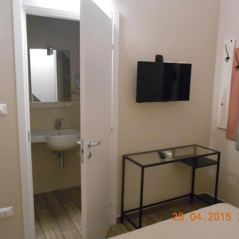 Le Stanze - Deluxe Single Room with Private Bathroom - 8