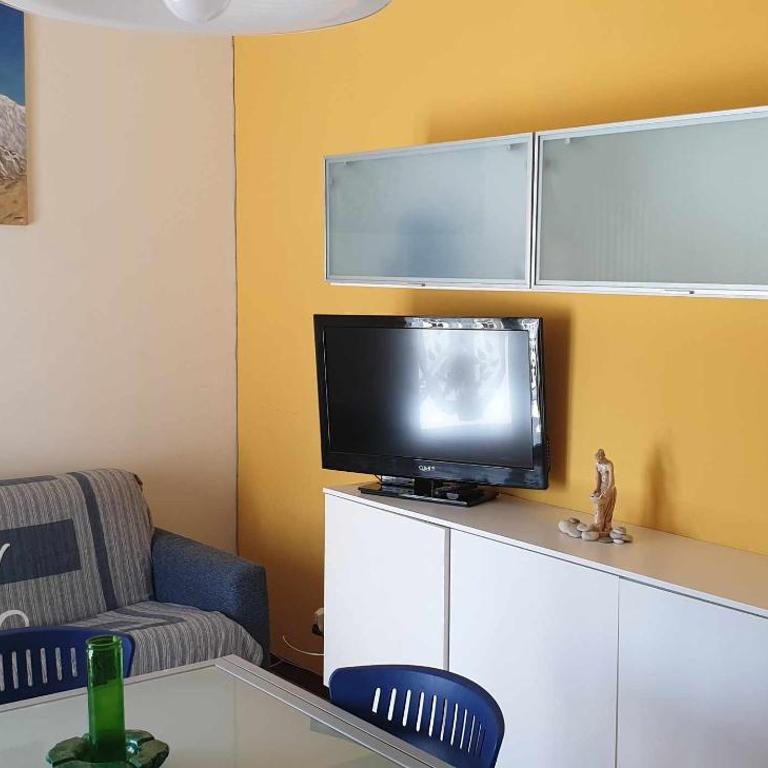 R11 - Appartamento con ampio terrazzo - Appartamento con 2 Camere da Letto - 3