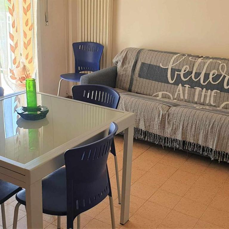 R11 - Appartamento con ampio terrazzo - Appartamento con 2 Camere da Letto - 4