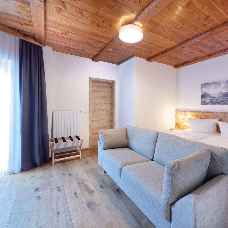 Hotel garni Alpengruss - Doppelzimmer mit Balkon - 9