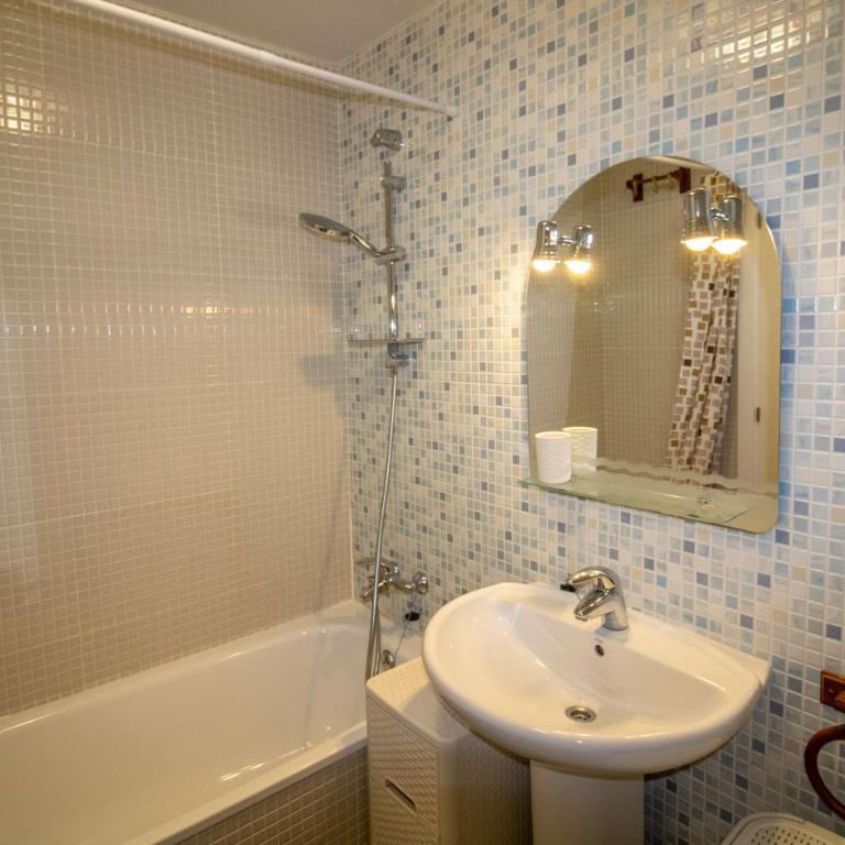 Urbanización familiar LAS ARENAS superior Alcoceber ALBERT VILLAS - Apartamento con vistas a la piscina - 26