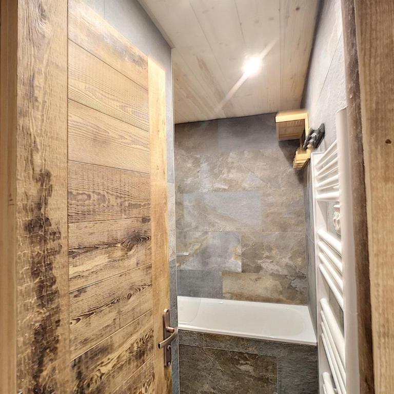 Charmant 3 pièces rénové, 6 pers, ski aux pieds, parking inclus - Apartment mit 2 Schlafzimmern - 7