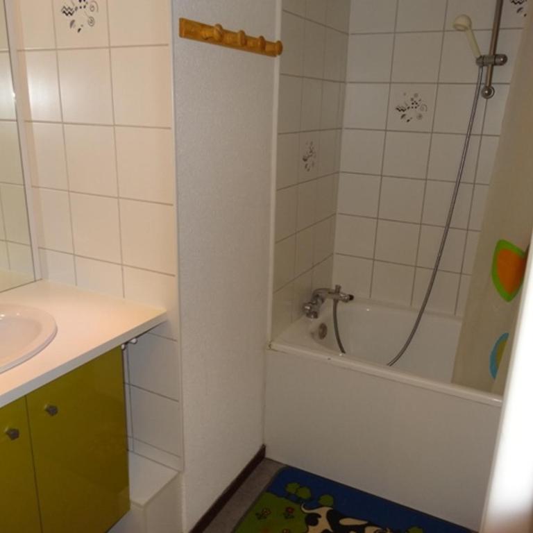 Studio cabine aux Menuires, 4 pers, ski aux pieds, pied des pistes - FR-1-178-101 - Studio - 8