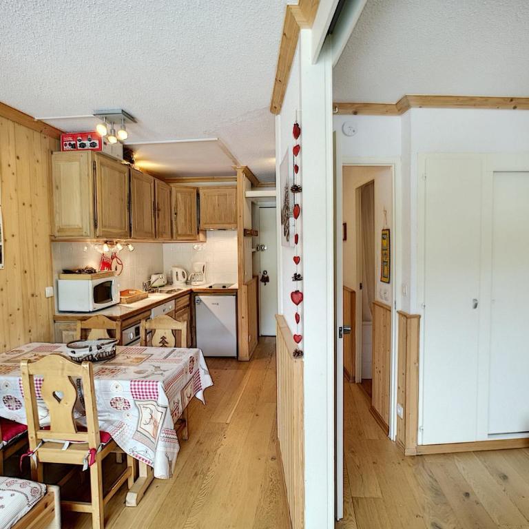 2 pièces rénové, 4 pers, sud, ski aux pieds, parking gratuit - Apartamento de 1 dormitorio - 8