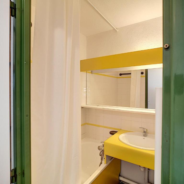 Agréable 2 pièces + cabine, 4 pers, animaux admis, parking - One-Bedroom Apartment - 12