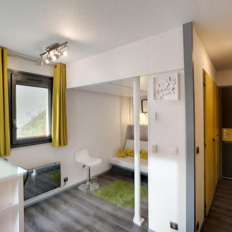 Confortable 2 pièces rénové, 4 pers, accès direct pistes, Wifi - Appartement 1 Chambre - 2