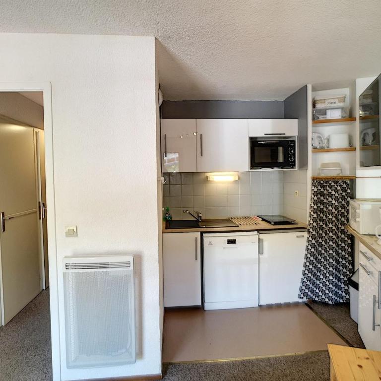 Studio cabine 4 pers, ski aux pieds, parking gratuit - FR-1-178-150 - Estudio - 3