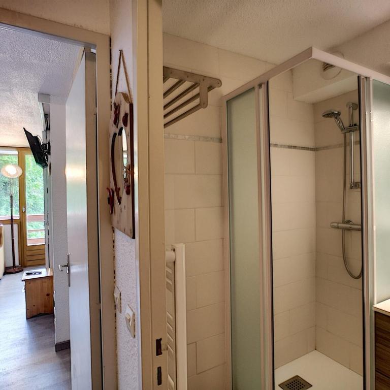 2 pièces + cabine rénové, 6 pers, ski aux pieds - FR-1-178-172 - Appartement (6 Adultes) - 11