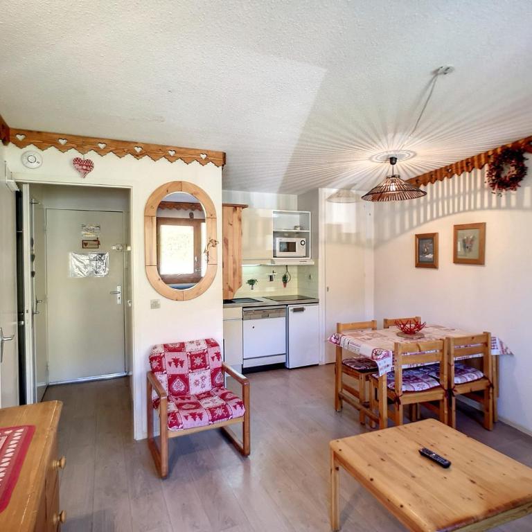 2 pièces confortables 4 pers, ski aux pieds, parking gratuit - FR-1-178-303 - Apartamento (4 adultos) - 2