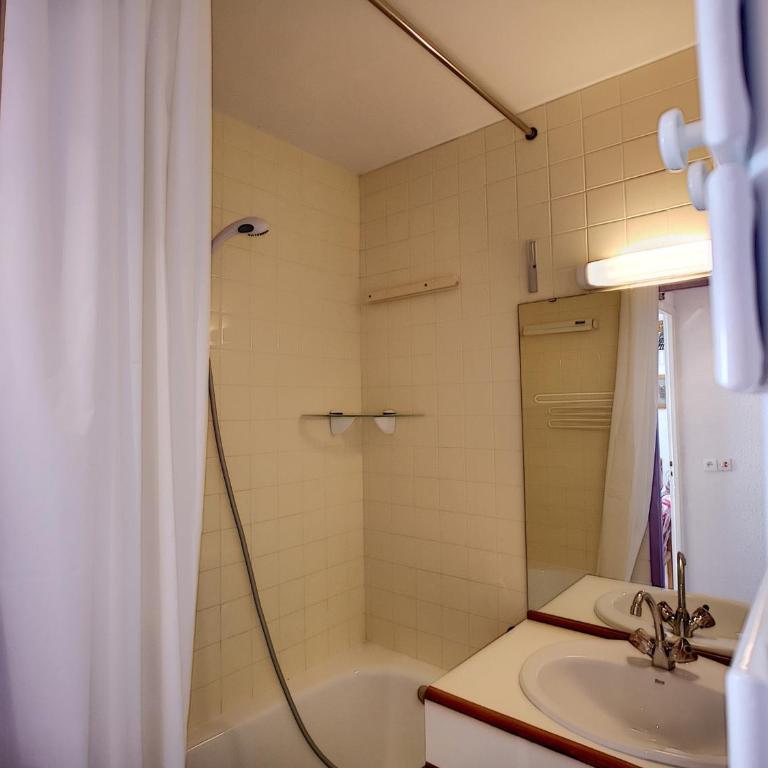 2 pièces confortables 4 pers, ski aux pieds, parking gratuit - FR-1-178-303 - Apartamento (4 adultos) - 8