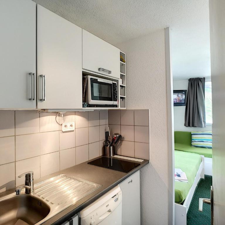 2 pièces 4 pers, balcon sud, parking, Les Menuires - Appartement 1 Chambre - 3