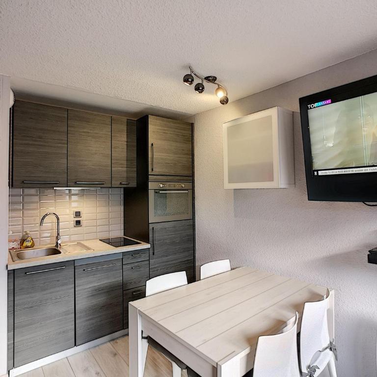2 pièces rénové 4 pers, pied des pistes, sud-ouest - FR-1-178-73 - Apartamento (4 adultos) - 2