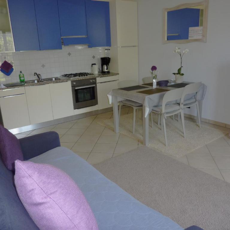Apartment AZZURRA Terrasse Gartenblick Parkplatz kostenlos 100 mtr zum Strand - Appartamento con Vista Giardino - 6