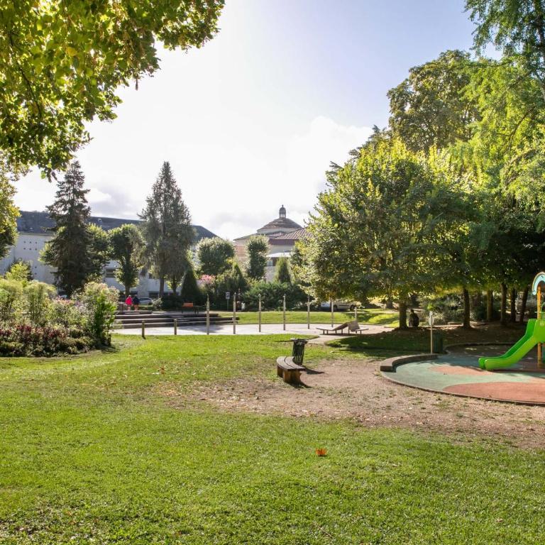 Le Chic & Familial, 2 Chambres, Idéal Familles & Pros - Two-Bedroom Apartment - 45