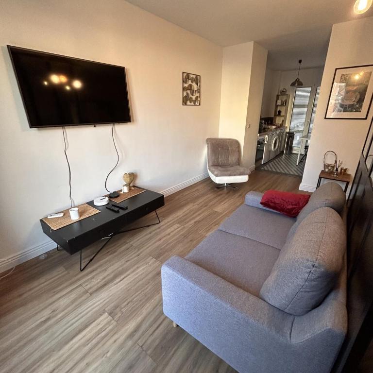 Le Verlaine, studio en centre ville à deux minutes des plages - Studio - 13