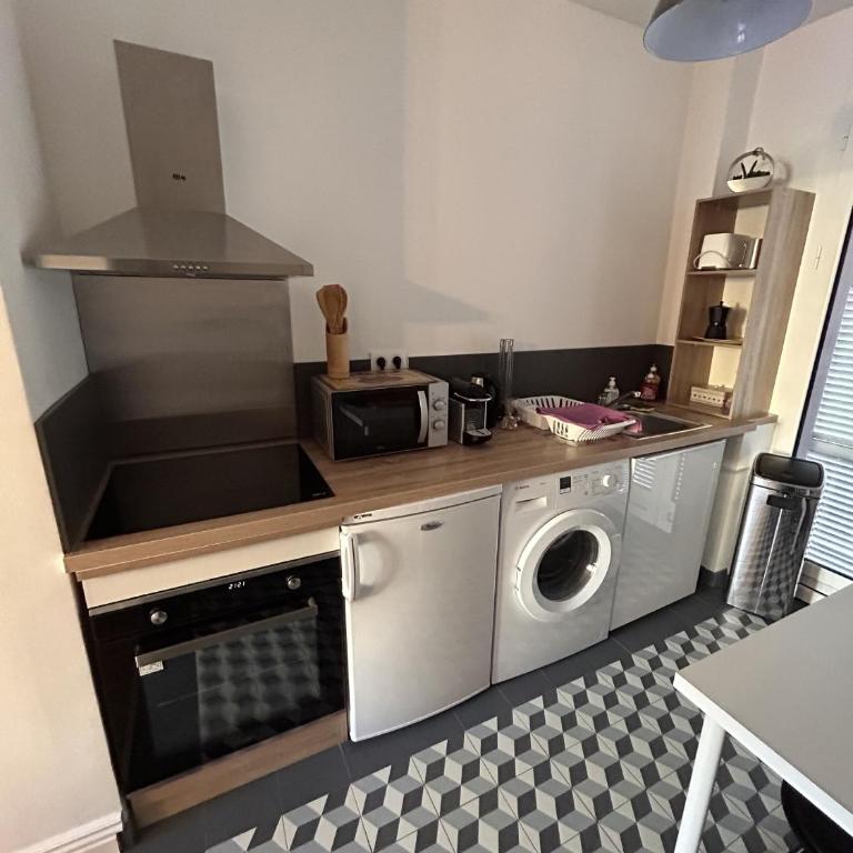 Le Verlaine, studio en centre ville à deux minutes des plages - Studio - 14