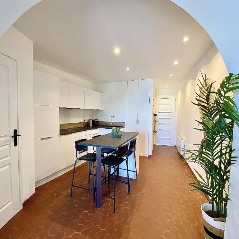 Sablettes Beach-plage-vue mer-centre ville - Studio - Vue sur Mer - 6