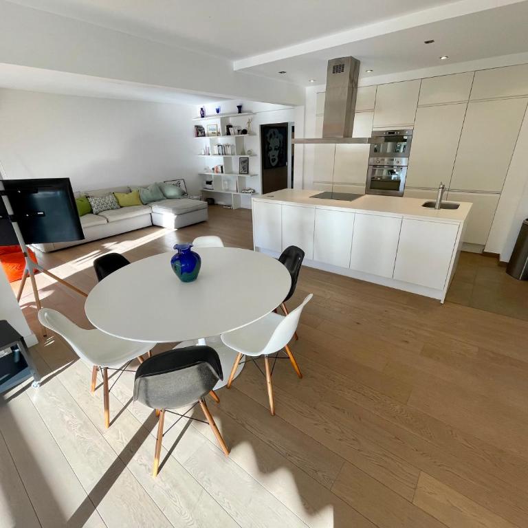 La Mirandole by Connexion - Three-Bedroom Apartment - 10