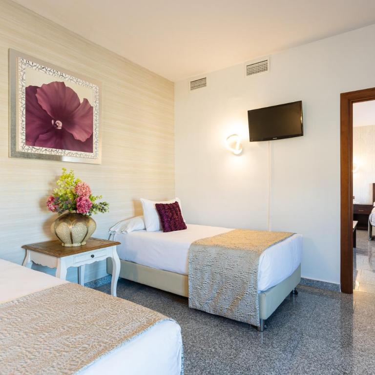 Hotel Plaza Del Castillo - Suite Junior Familiar - 3