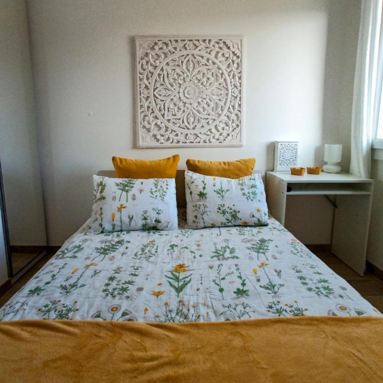 Private room in renovated apartment - Tram 1 min walk - Doppelzimmer - 13