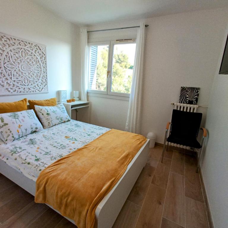 Private room in renovated apartment - Tram 1 min walk - Doppelzimmer - 12