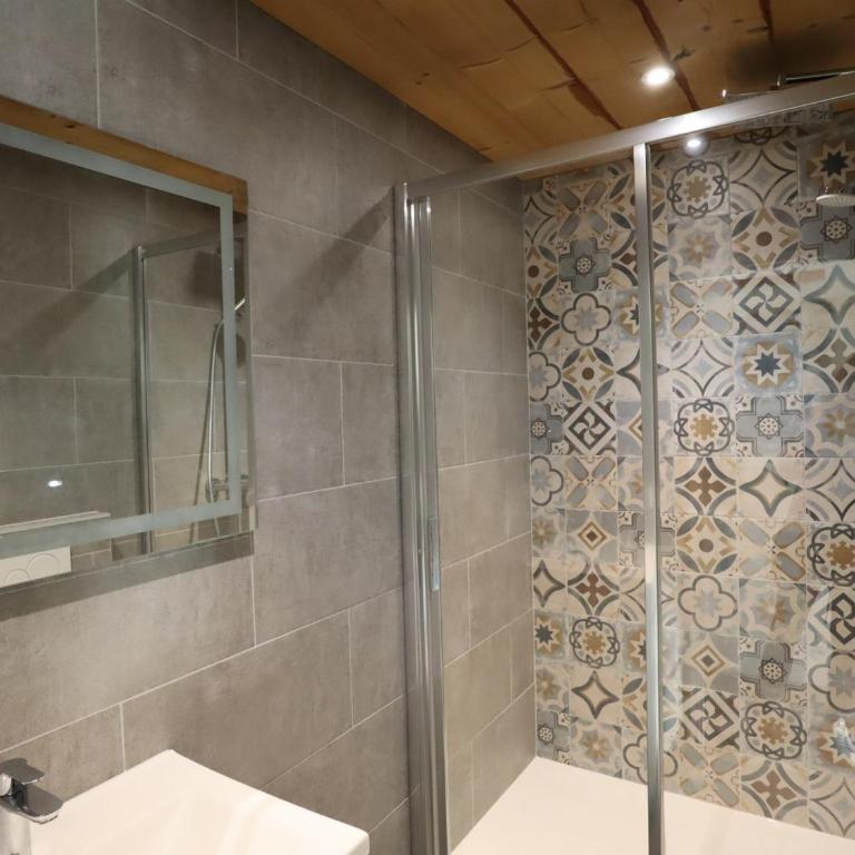 Appartement cosy au vieux village avec parking, proche des pistes et télécabines - FR-1-623-118 - Apartamento - 8