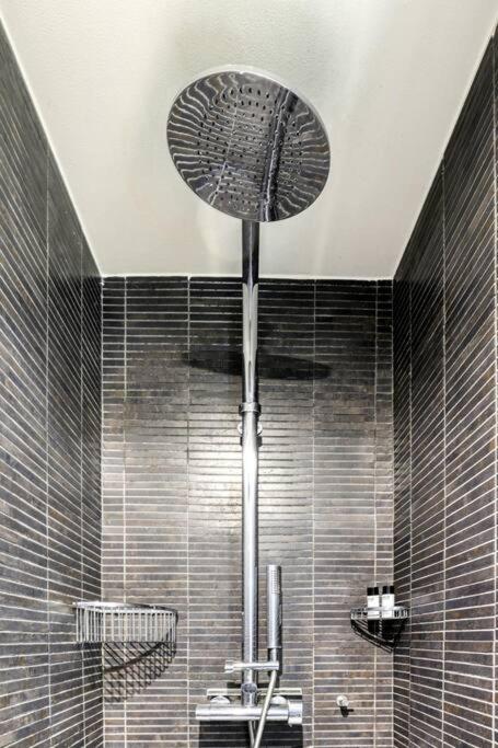 Montaigne Executive Suite - Two-Bedroom Apartment - 15