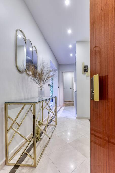 Montaigne Executive Suite - Two-Bedroom Apartment - 24