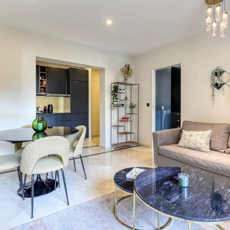 Montaigne Executive Suite - Two-Bedroom Apartment - 27