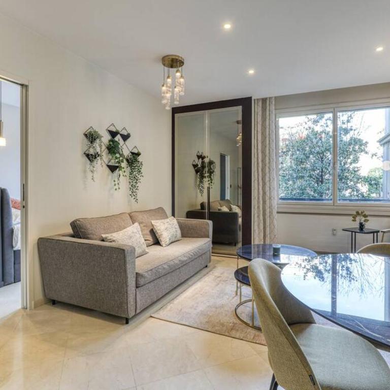 Montaigne Executive Suite - Two-Bedroom Apartment - 33