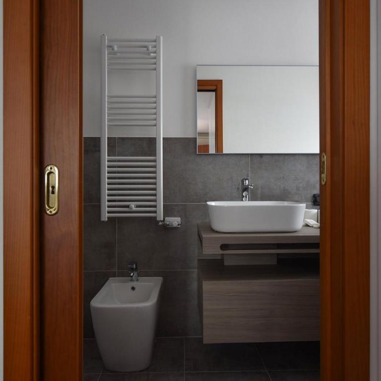 Welc-om Padova Business Luxury Terrace Free Parking - Two-Bedroom Apartment - 18